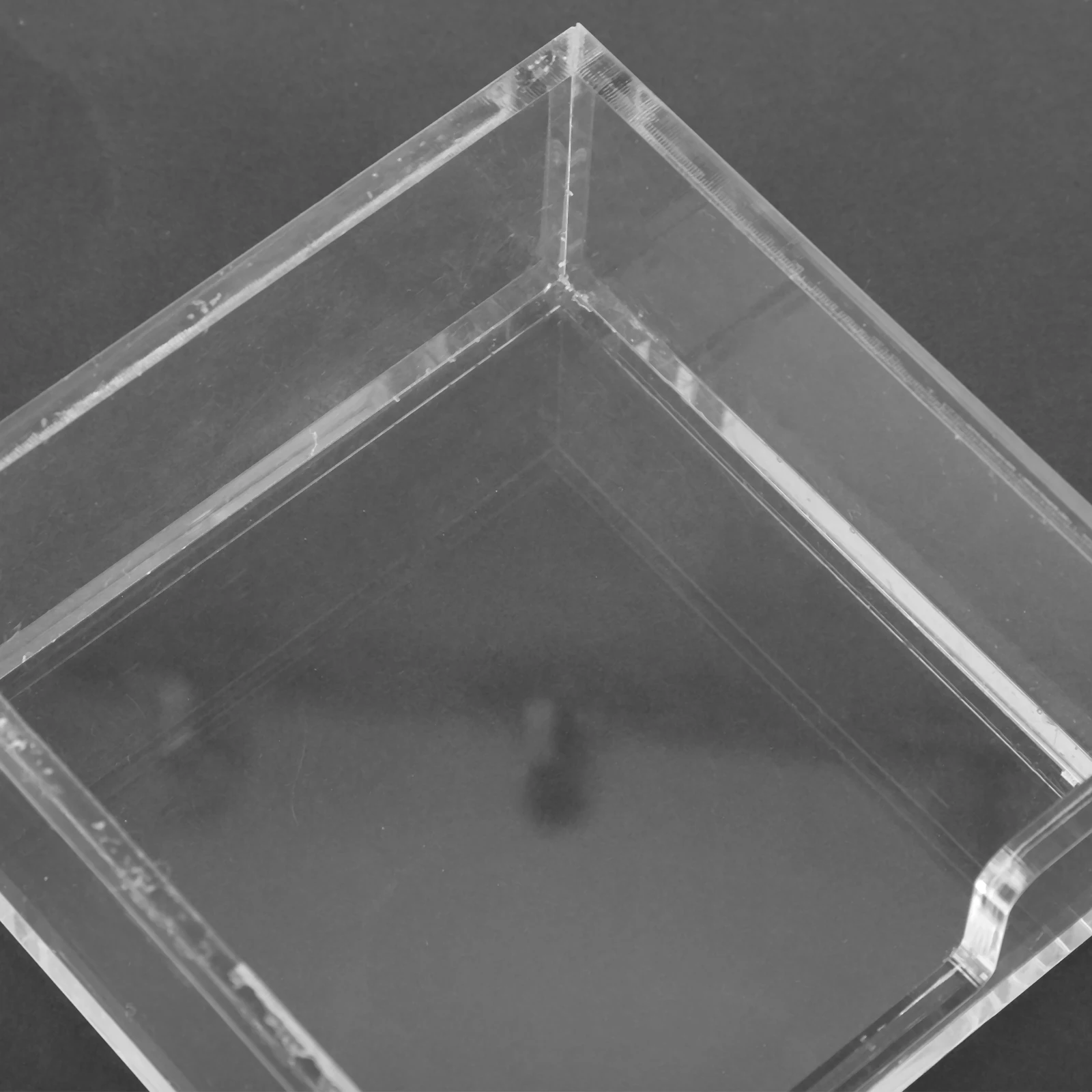 Acrylic Tissue Box Transparent Square Napkin Holder Safe Home Office Decor Multi-Function Tissue Case Desktop Paper Case
Acrylic Tissue Box Transparent Square Napkin Holder Safe Home Office Decor Multi-Function Tissue Case Desktop Paper Case