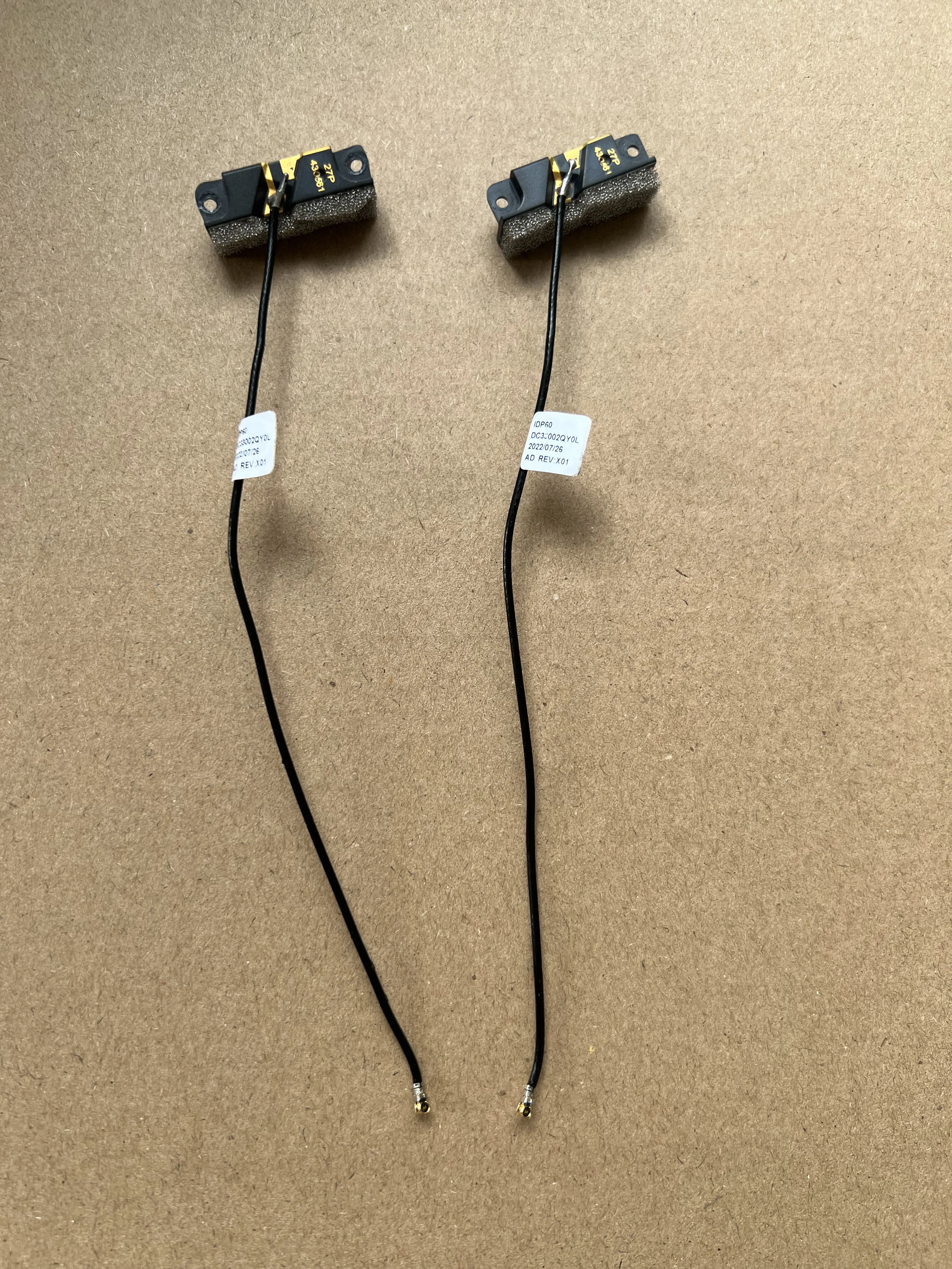 Brand New For DELL Alienware X16 R1 R2 IDP60 Antenna WIFI Signal 0161KM Pair
Brand New For DELL Alienware X16 R1 R2 IDP60 Antenna WIFI Signal 0161KM Pair