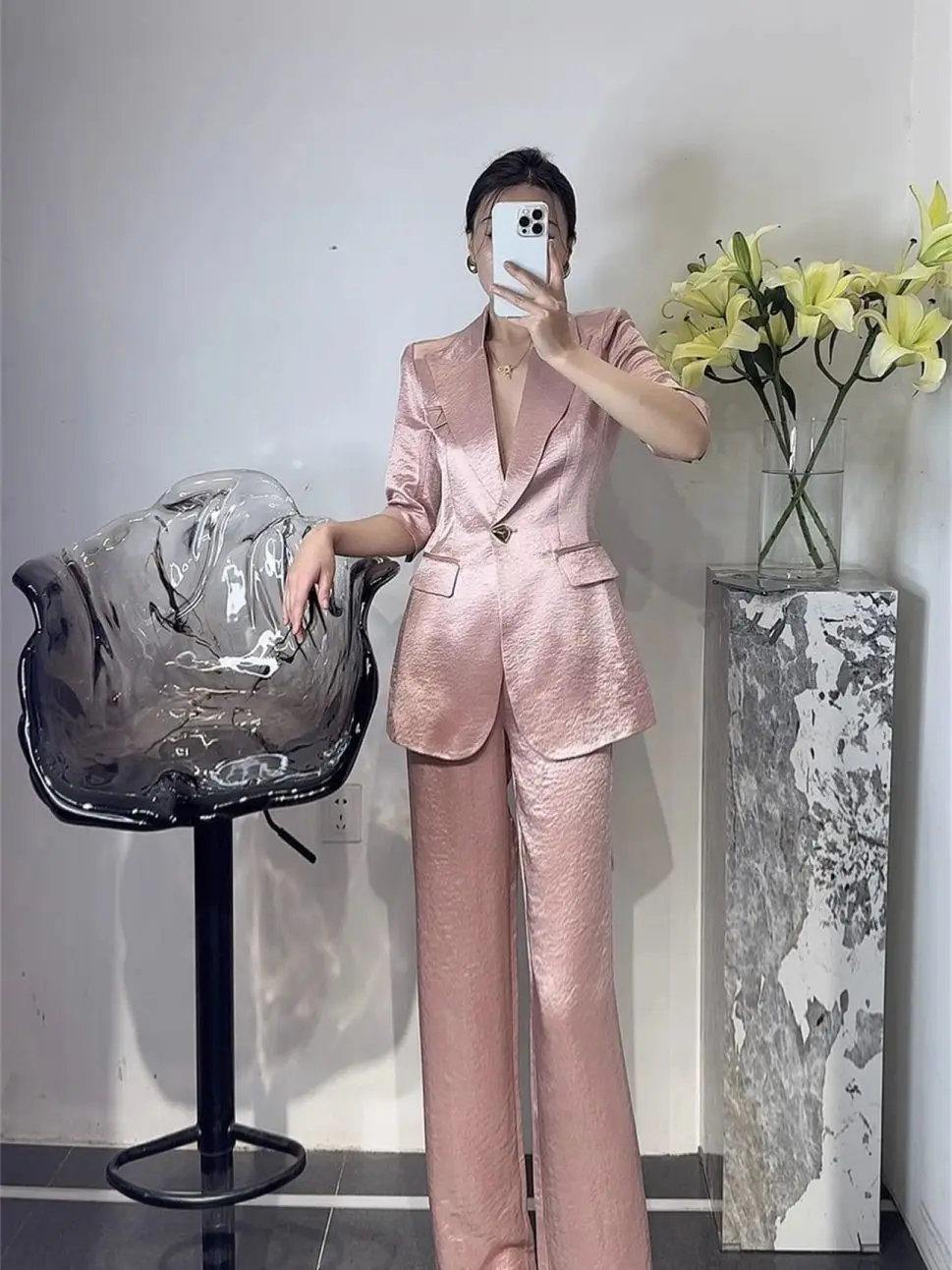 2026 Spring Summer Anti-Aging Fashion Tassel Wide Leg Pants Acetate Set Women's Business Office President Style Two-Piece Suit
2026 Spring Summer Anti-Aging Fashion Tassel Wide Leg Pants Acetate Set Women's Business Office President Style Two-Piece Suit