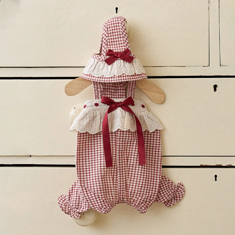 Dog Clothes Red and White Plaid Dog Sling Ribbon Bow Cat Clothing Puppy Outfits Chihuahua Clothes with Hairpin
Dog Clothes Red and White Plaid Dog Sling Ribbon Bow Cat Clothing Puppy Outfits Chihuahua Clothes with Hairpin
