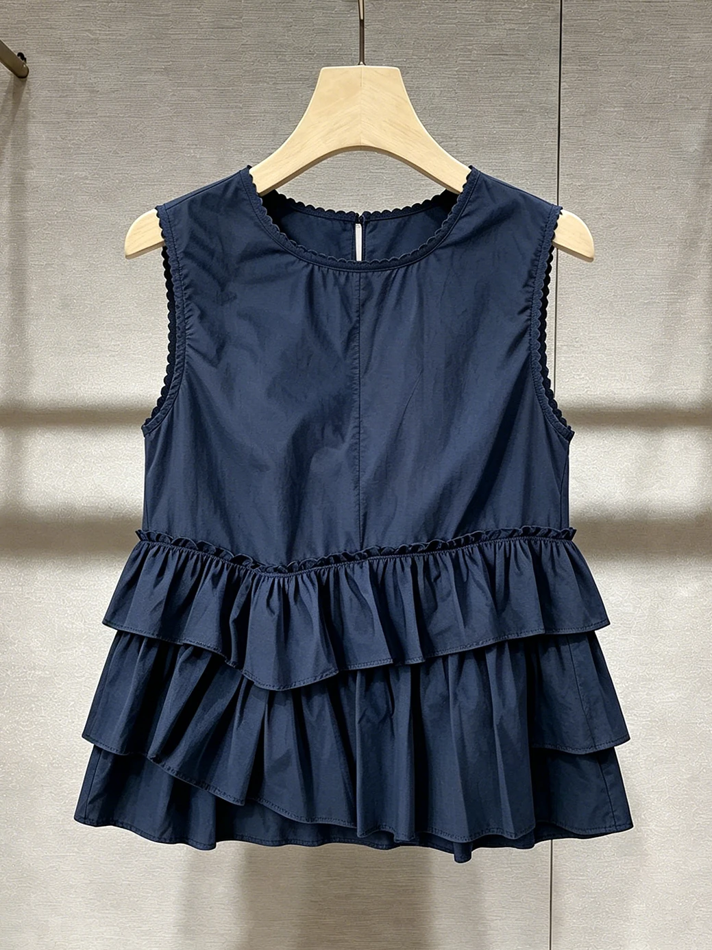 Elegant Off-Shoulder Sleeveless Vest Comfortable Beautiful Slimming Top Summer Loose Versatile Comfortable Fashionable Ladies...
Elegant Off-Shoulder Sleeveless Vest Comfortable Beautiful Slimming Top Summer Loose Versatile Comfortable Fashionable Ladies...