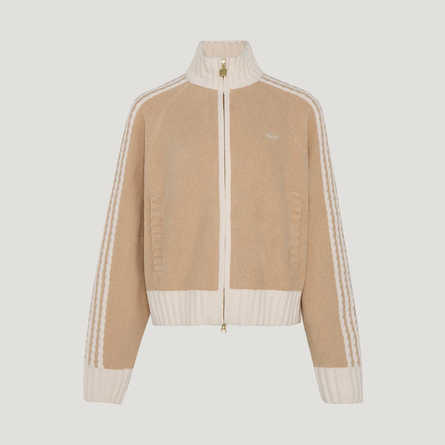 Оригинальная женская модная куртка Adidas с воротником-стойкой из мягкого трикотажа KV8866
Оригинальная женская модная куртка Adidas с воротником-стойкой из мягкого трикотажа KV8866
