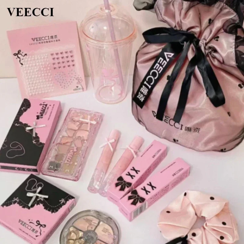 VEECCI Sweet Spicy Girl Ribbon Series Подарочная коробка Набор для макияжа Губная помада Тени для век Консилер Набор веревок для волос Розовый Нежный милый макияж
VEECCI Sweet Spicy Girl Ribbon Series Подарочная коробка Набор для макияжа Губная помада Тени для век Консилер Набор веревок для волос Розовый Нежный милый макияж