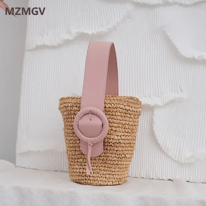 Summer and-woven Bucket Straw Bag Fashionable Simple Hand-woven Beach Handbag Bohemian Seaside Travel Holiday Shopping Package
Summer and-woven Bucket Straw Bag Fashionable Simple Hand-woven Beach Handbag Bohemian Seaside Travel Holiday Shopping Package