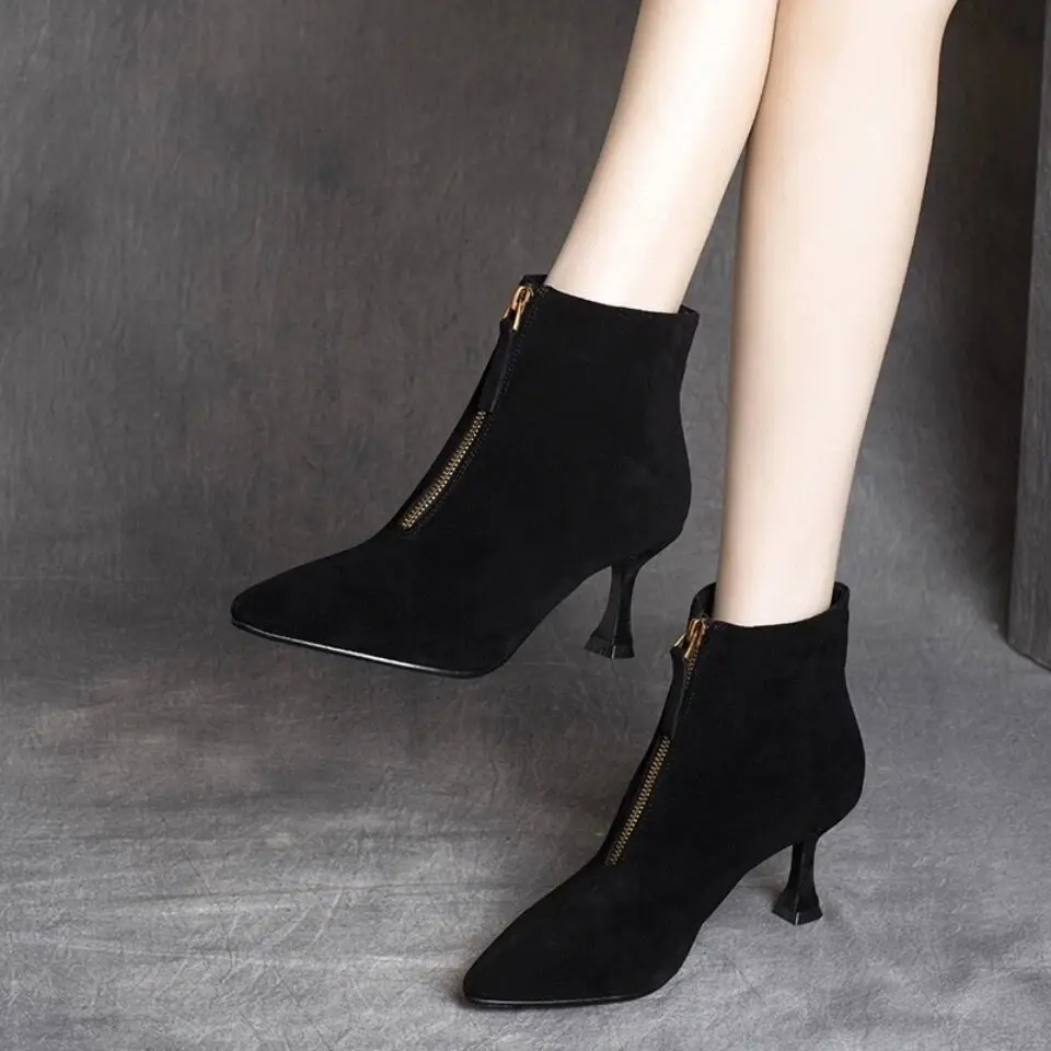 Женские ботильоны, черные теплые ботильоны Y2k с острым носком на флисовой подкладке, новые осенние женские короткие туфли большого размера из искусственной кожи Hot Goth 39
Женские ботильоны, черные теплые ботильоны Y2k с острым носком на флисовой подкладке, новые осенние женские короткие туфли большого размера из искусственной кожи Hot Goth 39