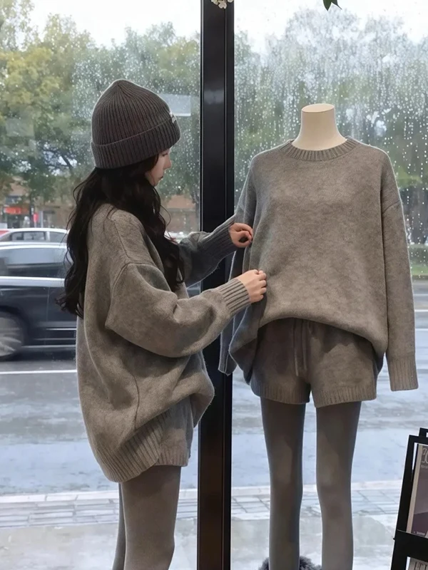Korean Lazy Style Knitted Set Women Spring Summer New Loose round Neck Sweater High Waist Slimming Shorts Two Piece Set
Korean Lazy Style Knitted Set Women Spring Summer New Loose round Neck Sweater High Waist Slimming Shorts Two Piece Set