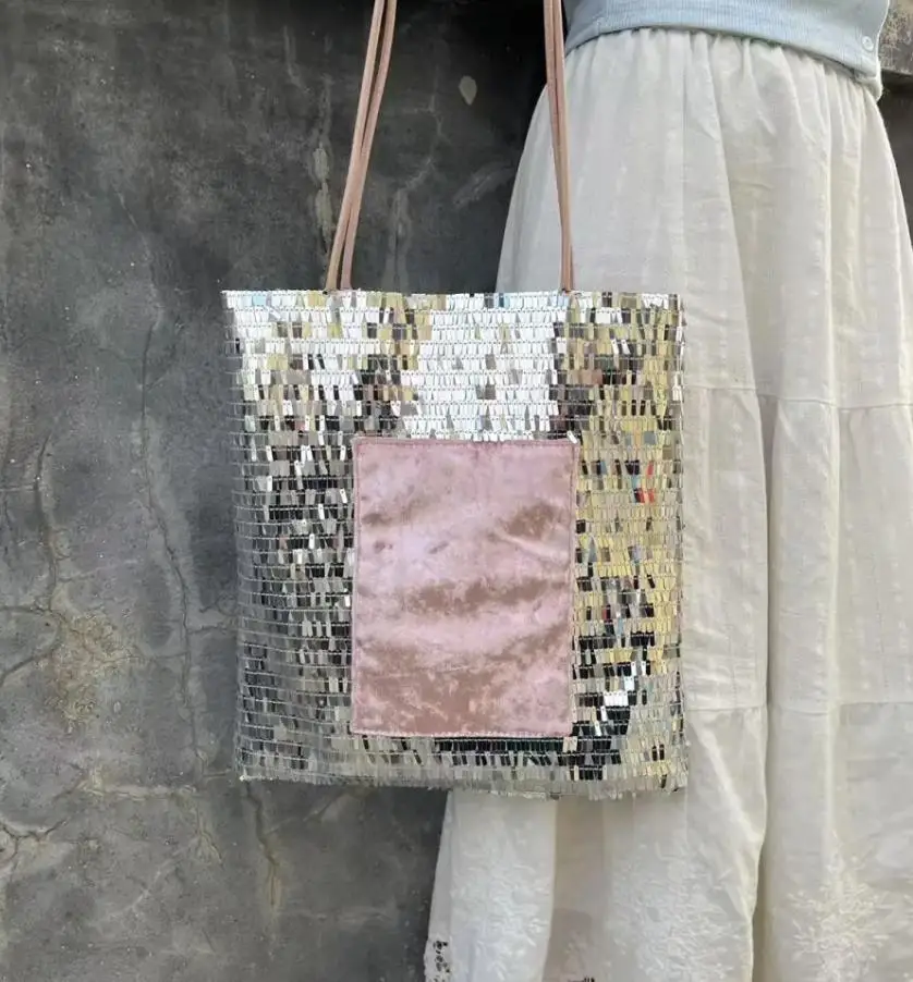 Silver Sequin Niche Design Simple and Casual Large Capacity Single Shoulder Hand-Held Bucket Bag for Women
Silver Sequin Niche Design Simple and Casual Large Capacity Single Shoulder Hand-Held Bucket Bag for Women