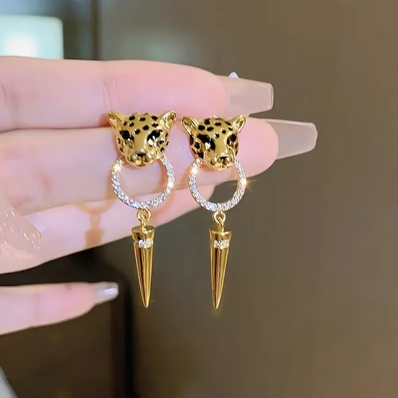 Gold color Enamel Leopard Cone Dangle Earrings Personalized Hip Hop Trendy Punk Animal Jewelry Women's Holiday Party Accessories
Gold color Enamel Leopard Cone Dangle Earrings Personalized Hip Hop Trendy Punk Animal Jewelry Women's Holiday Party Accessories