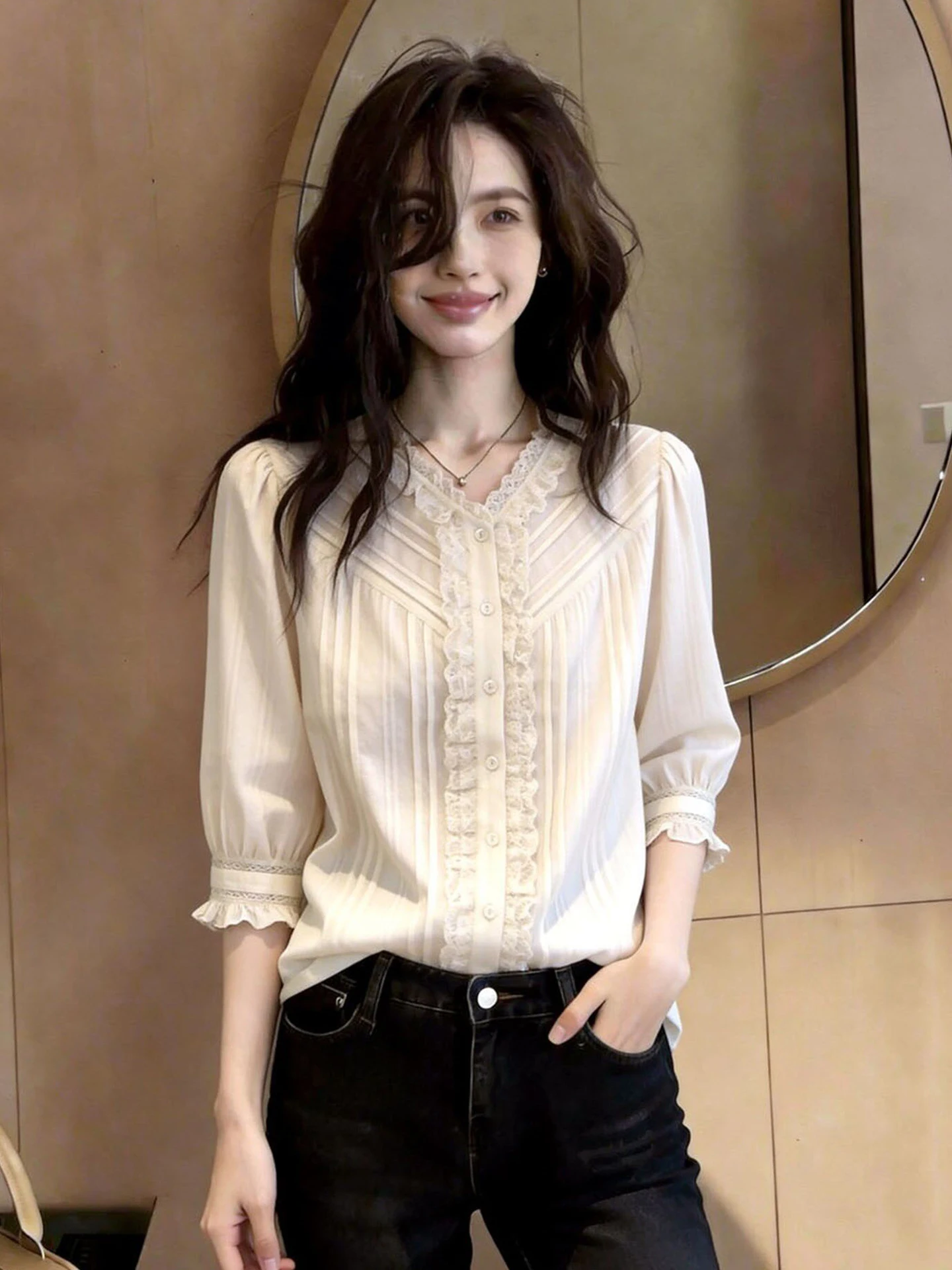Unique Beautiful Lace Trim Long Sleeve Shirt Lightweight Fashionable Summer Design Korean Style Loose Fit Women's Blouse
Unique Beautiful Lace Trim Long Sleeve Shirt Lightweight Fashionable Summer Design Korean Style Loose Fit Women's Blouse