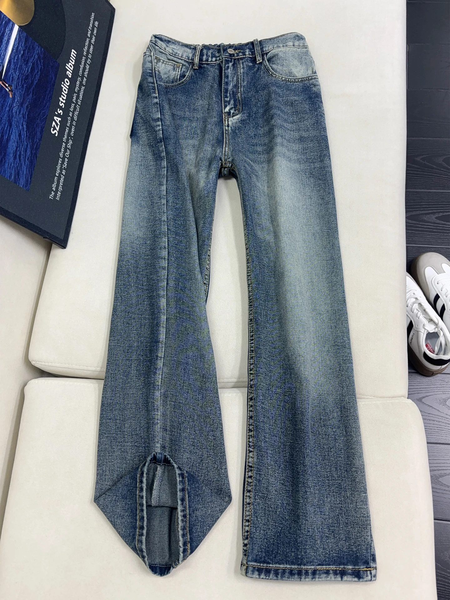 Мужские джинсы Cleanfit Vintage Blue прямого кроя, американский уличный стиль, модный бренд, длинные свободные повседневные брюки из смесового хлопка и полиэстера
Мужские джинсы Cleanfit Vintage Blue прямого кроя, американский уличный стиль, модный бренд, длинные свободные повседневные брюки из смесового хлопка и полиэстера
