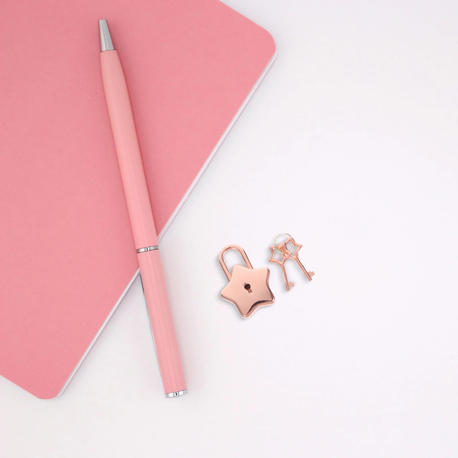 Creative Star Shaped Padlock Mini Metal Lock for Notebook Diary Small Lock DIY Accessories with Key for Jewelry Box
Creative Star Shaped Padlock Mini Metal Lock for Notebook Diary Small Lock DIY Accessories with Key for Jewelry Box