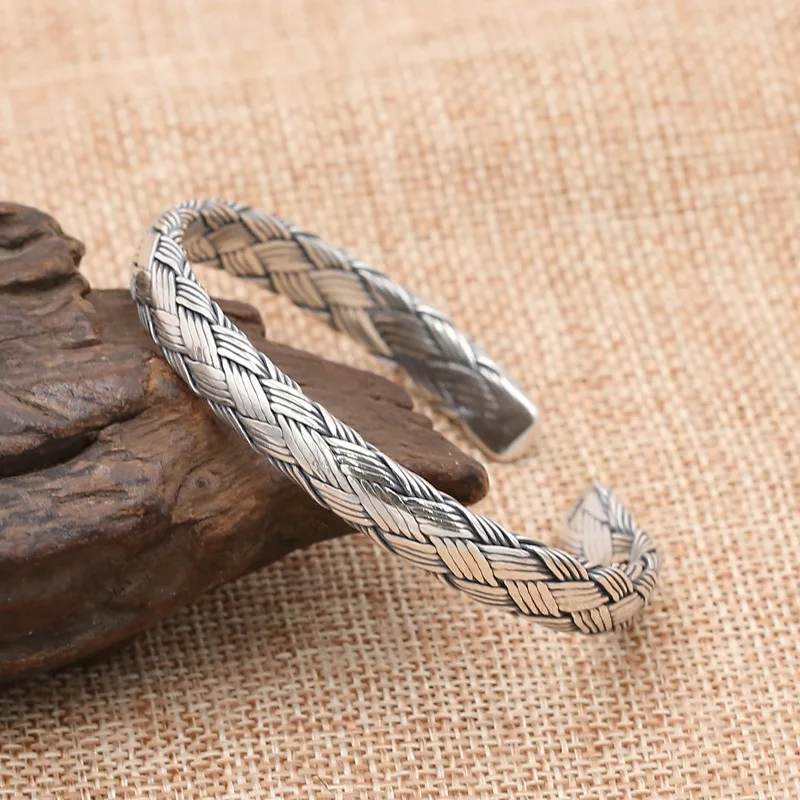 S925 sterling silver ornament vintage Thai silver personalized woven hemp rope men's opening bracelet fashion popular bracelet
S925 sterling silver ornament vintage Thai silver personalized woven hemp rope men's opening bracelet fashion popular bracelet