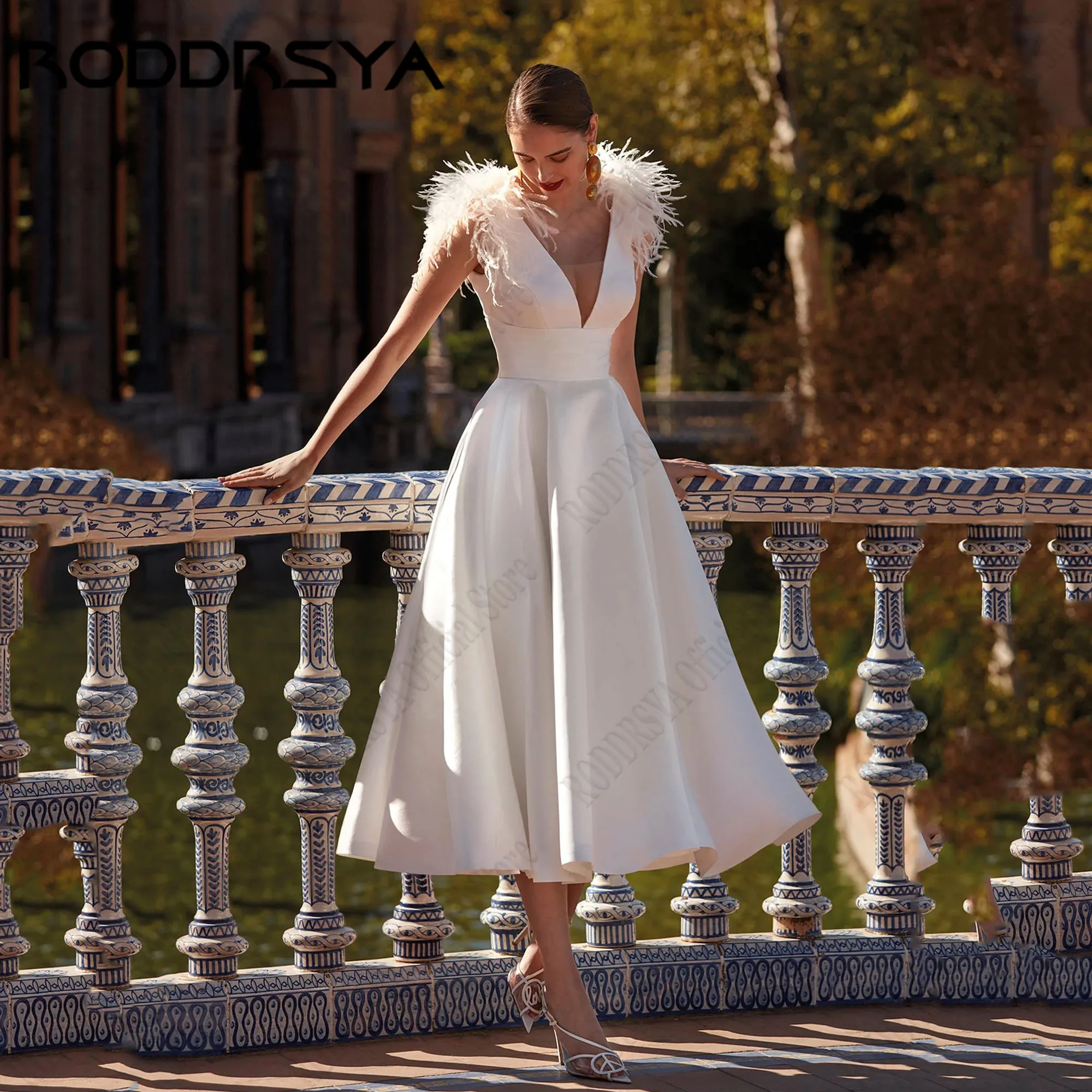 RODDRSYA Sleeveless A-Line Mid Wedding Dresses For Bride V-Neck Backless vestidos de novia Satin Simple Party Gowns Customized
RODDRSYA Sleeveless A-Line Mid Wedding Dresses For Bride V-Neck Backless vestidos de novia Satin Simple Party Gowns Customized