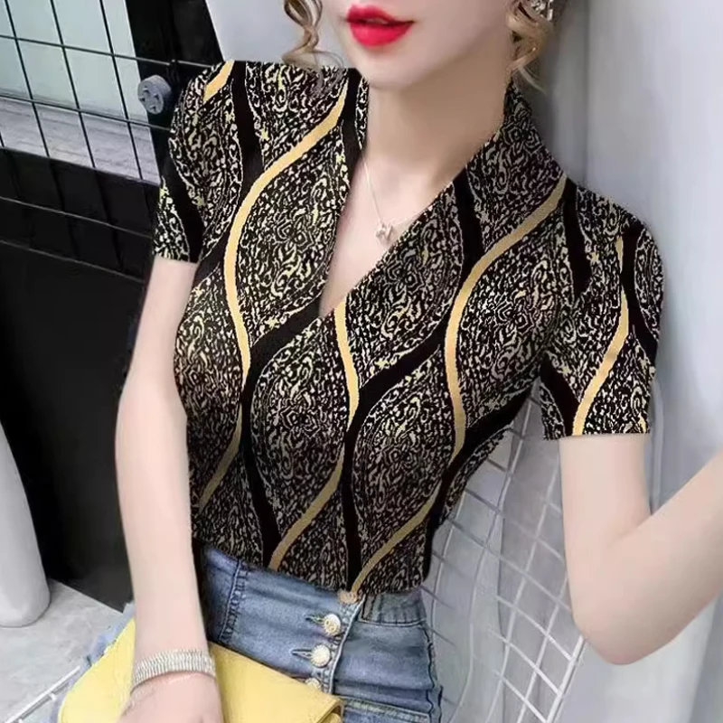 Korean Fashion V-neck Short Sleeved T-shirt Casual Ice Silk Summer Tops For Women Slim Printed Shirt
Korean Fashion V-neck Short Sleeved T-shirt Casual Ice Silk Summer Tops For Women Slim Printed Shirt