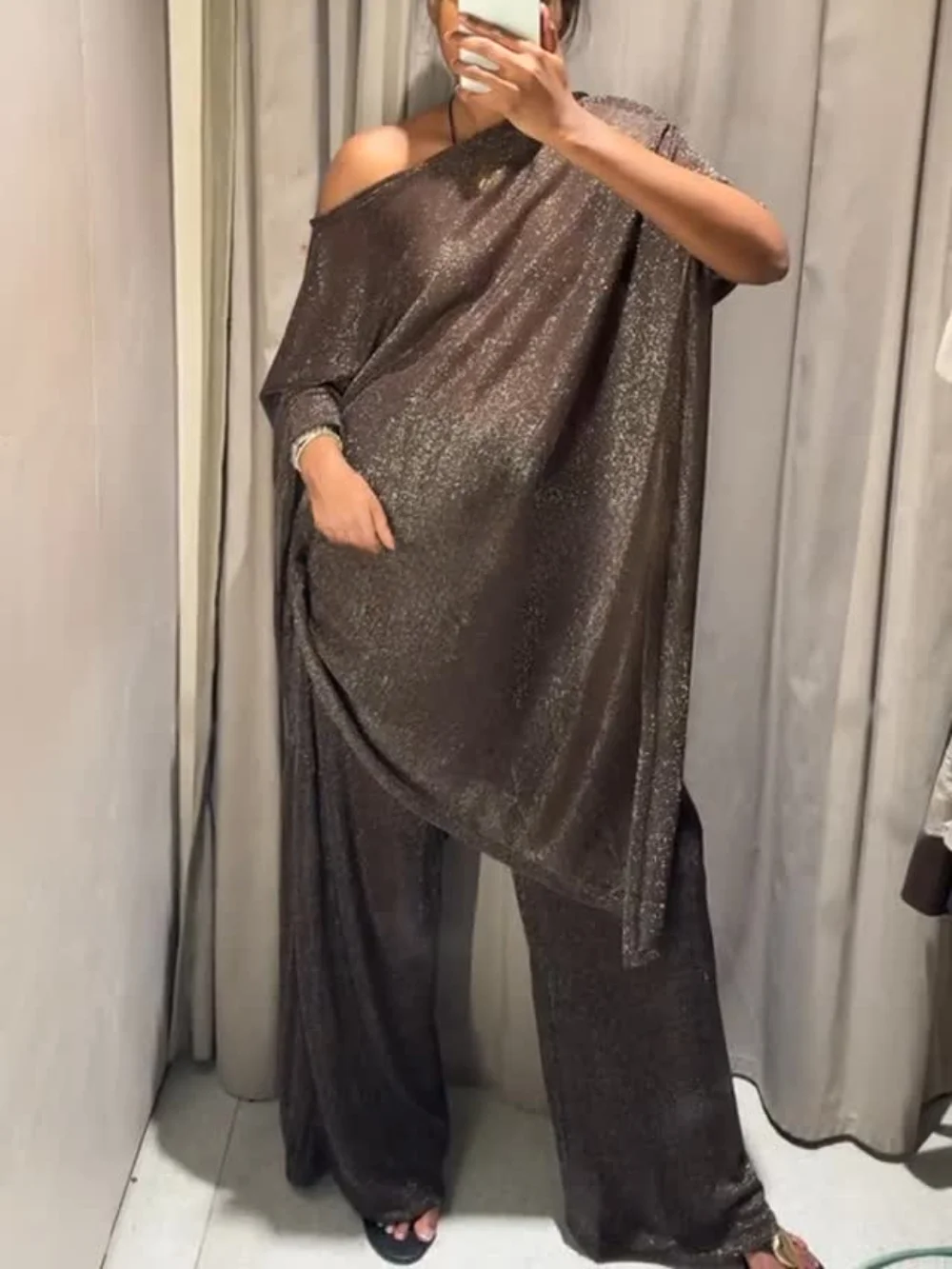 Летнее женское модное металлическое цветное пальто с асимметричным украшением + узкие брюки с эластичной резинкой на талии, однотонный комплект из 2 предметов
Летнее женское модное металлическое цветное пальто с асимметричным украшением + узкие брюки с эластичной резинкой на талии, однотонный комплект из 2 предметов