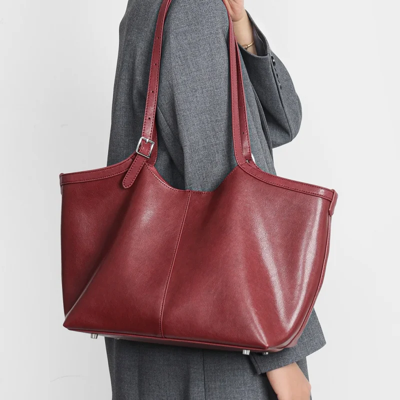 Fashion Burgundy Tote Bag Women Genuine Leather Underarm Handbag Retro Big Capacity Commuter Work Shopping Portable Shoulder Bag
Fashion Burgundy Tote Bag Women Genuine Leather Underarm Handbag Retro Big Capacity Commuter Work Shopping Portable Shoulder Bag