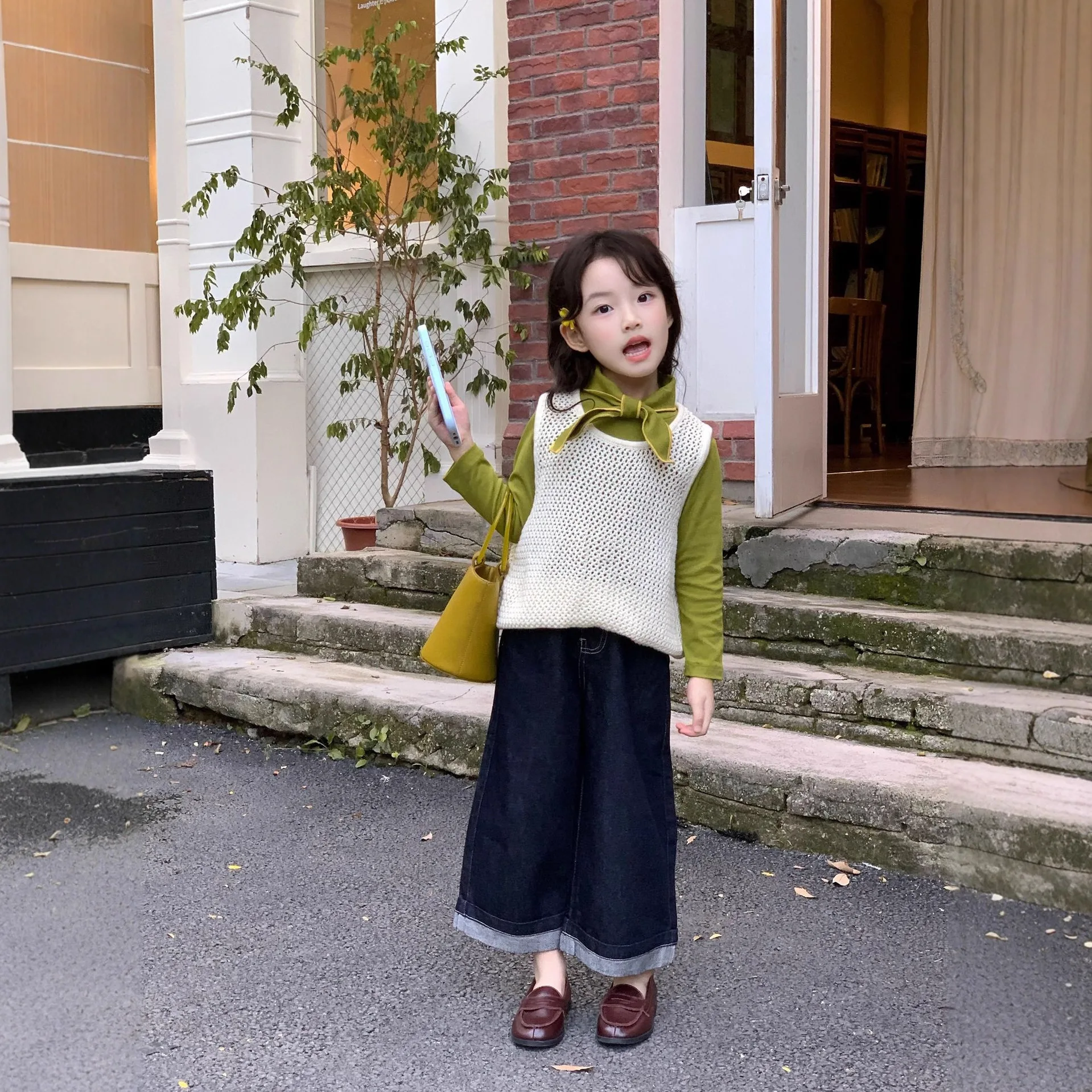 Весна и осень 2024, новые джинсы для девочек среднего и большого размера, детская мода, повседневные прямые брюки, эксклюзивная одежда, простой стиль
Весна и осень 2024, новые джинсы для девочек среднего и большого размера, детская мода, повседневные прямые брюки, эксклюзивная одежда, простой стиль