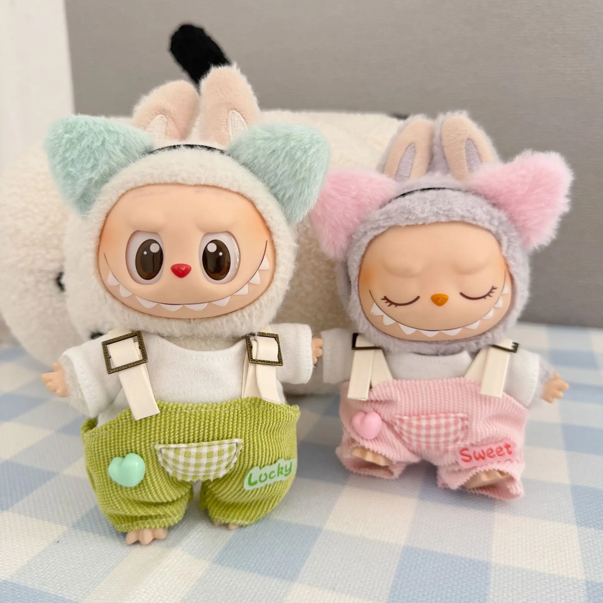Accessories For Labubu 1st-3rd Gen 15/17cm Dolls Cute Casual Outfit Set - White Tee Colorful Overalls & Sweet Hair Accessories
Accessories For Labubu 1st-3rd Gen 15/17cm Dolls Cute Casual Outfit Set - White Tee Colorful Overalls & Sweet Hair Accessories
