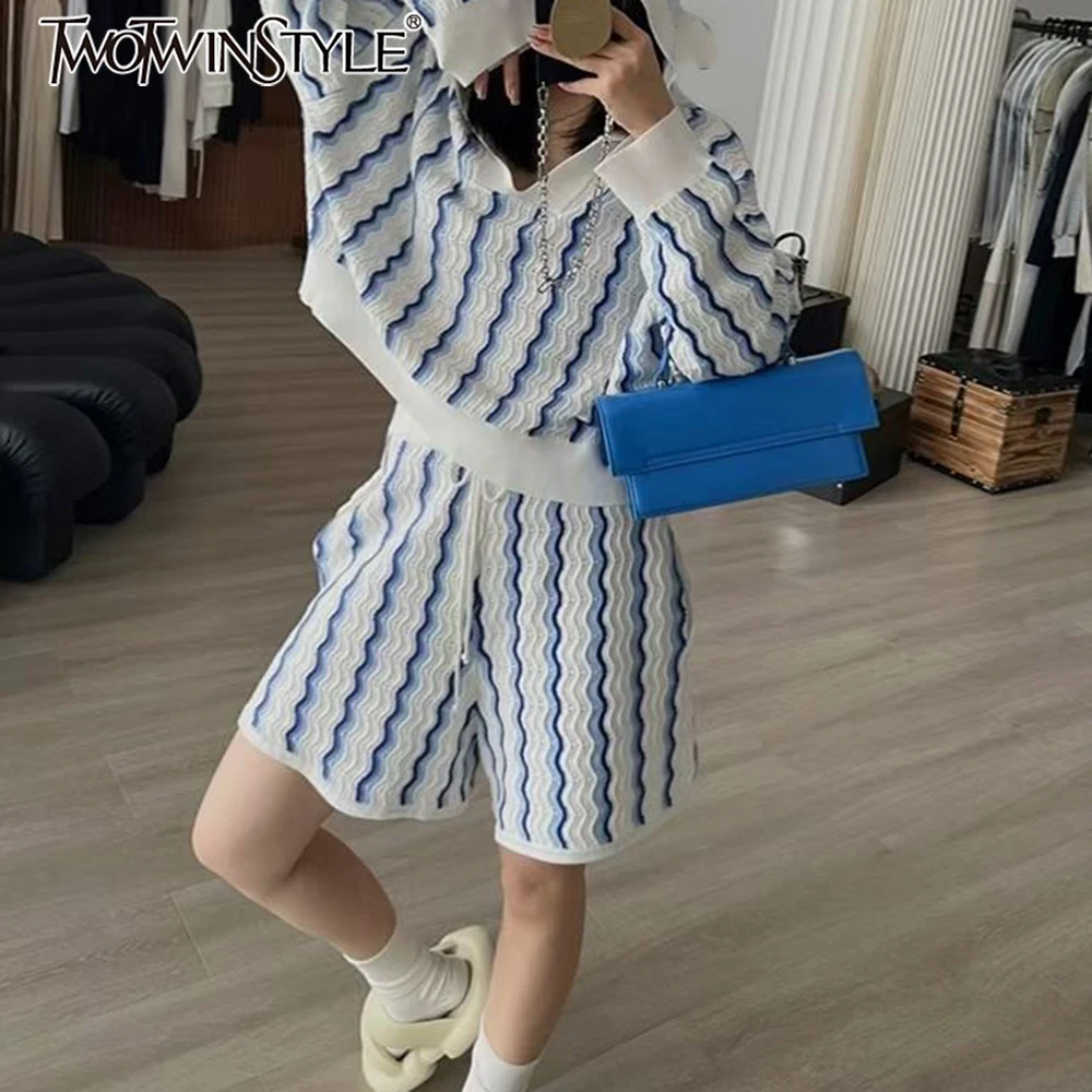 TWOTWINSTYLE hit color Spliced striped Two Piece Set Female V neck Long Sleeve jacket Basics Women's Short Skirt Set Summer New
TWOTWINSTYLE hit color Spliced striped Two Piece Set Female V neck Long Sleeve jacket Basics Women's Short Skirt Set Summer New