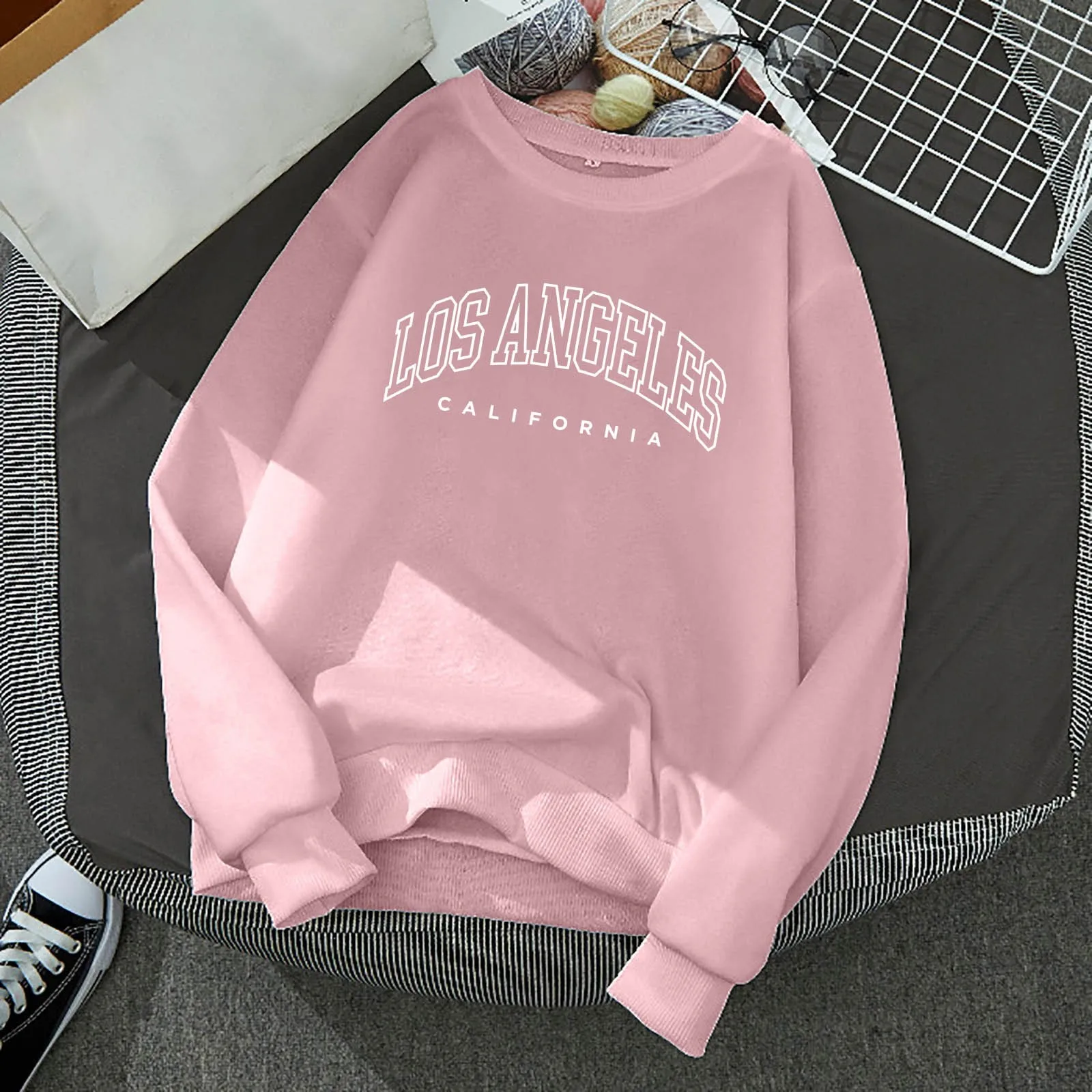 New Women's Letter Printing Hoodies Round Neck Long Sleeved Street Pullover Tops Loose Casual Ladies Hoodless Sweatshirts
New Women's Letter Printing Hoodies Round Neck Long Sleeved Street Pullover Tops Loose Casual Ladies Hoodless Sweatshirts