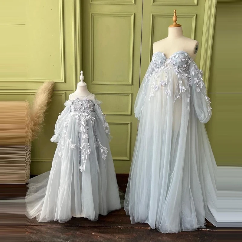 Cute Flowers Mesh Mother And Daughter Prom Dresses Off The Shoulder Floral Tulle Mom And Kids Brithday Party Gowns Photography
Cute Flowers Mesh Mother And Daughter Prom Dresses Off The Shoulder Floral Tulle Mom And Kids Brithday Party Gowns Photography