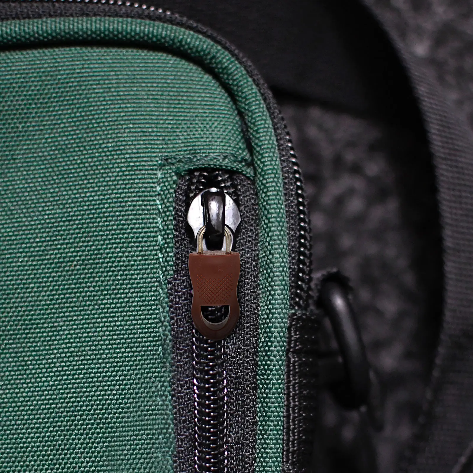 Zipper Pull Replacement Detachable Zipper Head Durable Plastic for Bags Backpacks Clothing DIY Repair Accessories
Zipper Pull Replacement Detachable Zipper Head Durable Plastic for Bags Backpacks Clothing DIY Repair Accessories