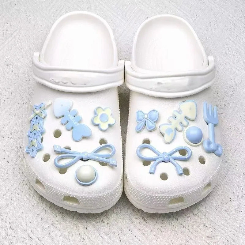 Cute Shoes And Accessories Charming Bow Shoes Flower Fish Bones Blue Shoe Buckles Give Girls Christmas Gifts Birthday Gifts 
Cute Shoes And Accessories Charming Bow Shoes Flower Fish Bones Blue Shoe Buckles Give Girls Christmas Gifts Birthday Gifts