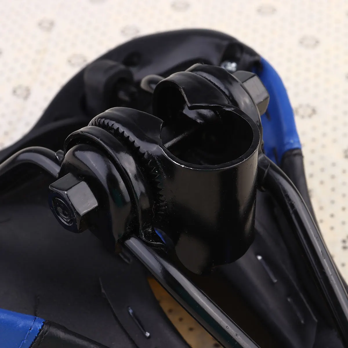 1pc Mountain Bike Saddle Thickened Comfortable Seat Breathable Ergonomic Design For Most Bikes Cycling Accessories
1pc Mountain Bike Saddle Thickened Comfortable Seat Breathable Ergonomic Design For Most Bikes Cycling Accessories