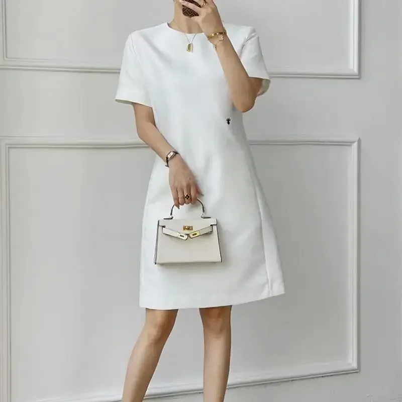 Medium Length Dress Women Fashionable Loose Fitting Dress Short Sleeved Embroidered Straight Tube Skirt
Medium Length Dress Women Fashionable Loose Fitting Dress Short Sleeved Embroidered Straight Tube Skirt