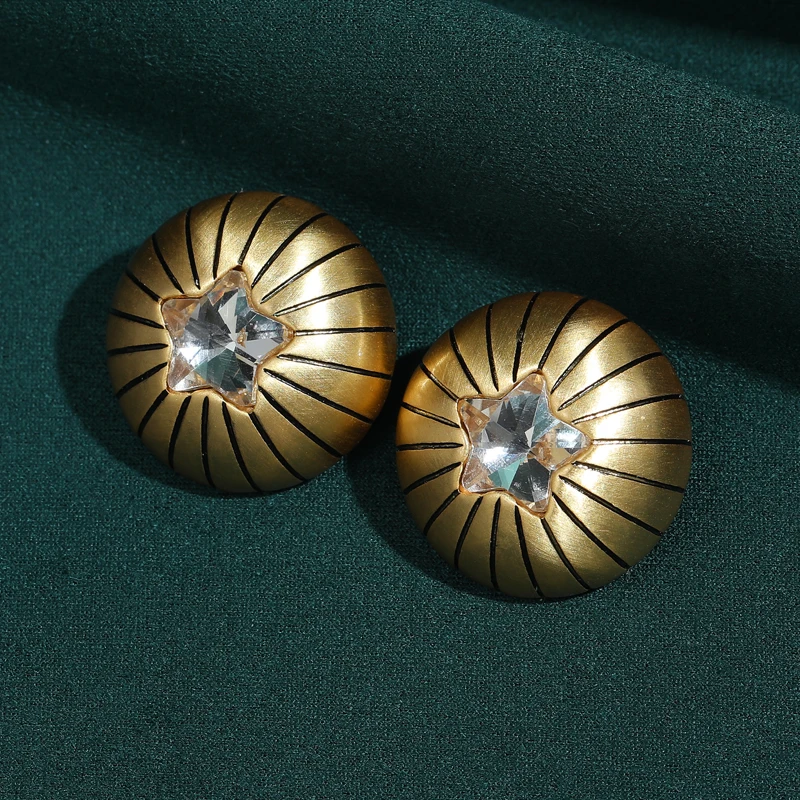 Round Enamel Earrings Vintage Hollow Star Stud Luxury Designer Antique Gold Color Zircon Jewelry Retro For Ladies 2025 New Trend
Round Enamel Earrings Vintage Hollow Star Stud Luxury Designer Antique Gold Color Zircon Jewelry Retro For Ladies 2025 New Trend