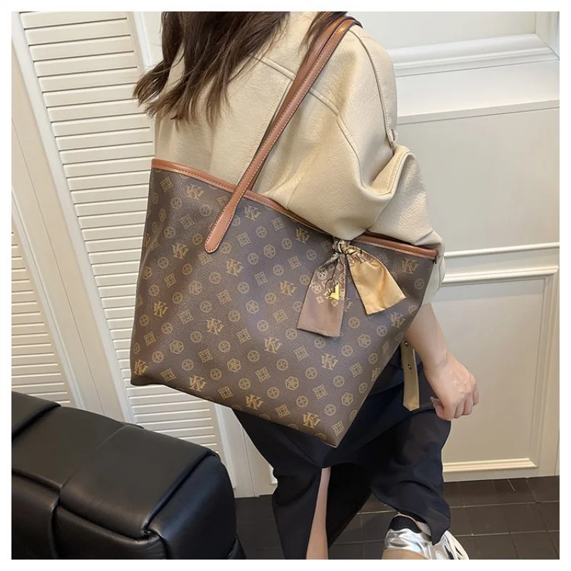 Elegant Top Handle Tote Bag In Durable Leather Spacious Compartment Shopping
Elegant Top Handle Tote Bag In Durable Leather Spacious Compartment Shopping