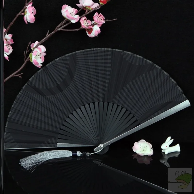 Titanium Alloy Fan Boys Iron Fan Pure Metal Fan Metal Folding Fan Aluminum Alloy Material
Titanium Alloy Fan Boys Iron Fan Pure Metal Fan Metal Folding Fan Aluminum Alloy Material