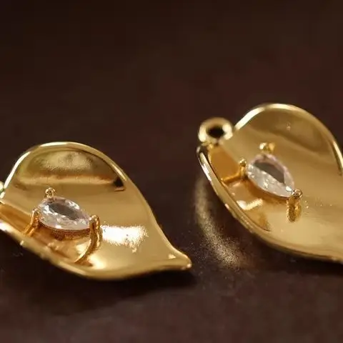 2PCS 20x12mm Copper Plated with Gold Arc-Shaped Water Drop & Leaf-Shaped Zircon Pendants for DIY Handmade Jewelry Accessories
2PCS 20x12mm Copper Plated with Gold Arc-Shaped Water Drop & Leaf-Shaped Zircon Pendants for DIY Handmade Jewelry Accessories