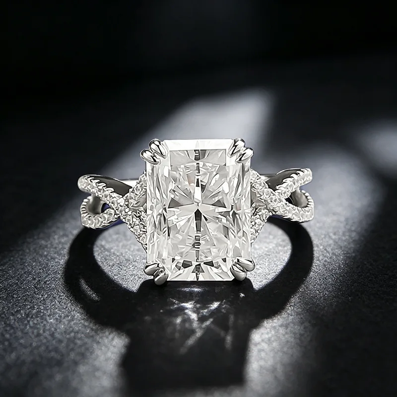 New S925 Silver Rectangular 8 * 11mm Mozambique D-color Round Pointed Bottom Ring with Cross Twisted Arm Fashion Wedding Jewelry
New S925 Silver Rectangular 8 * 11mm Mozambique D-color Round Pointed Bottom Ring with Cross Twisted Arm Fashion Wedding Jewelry