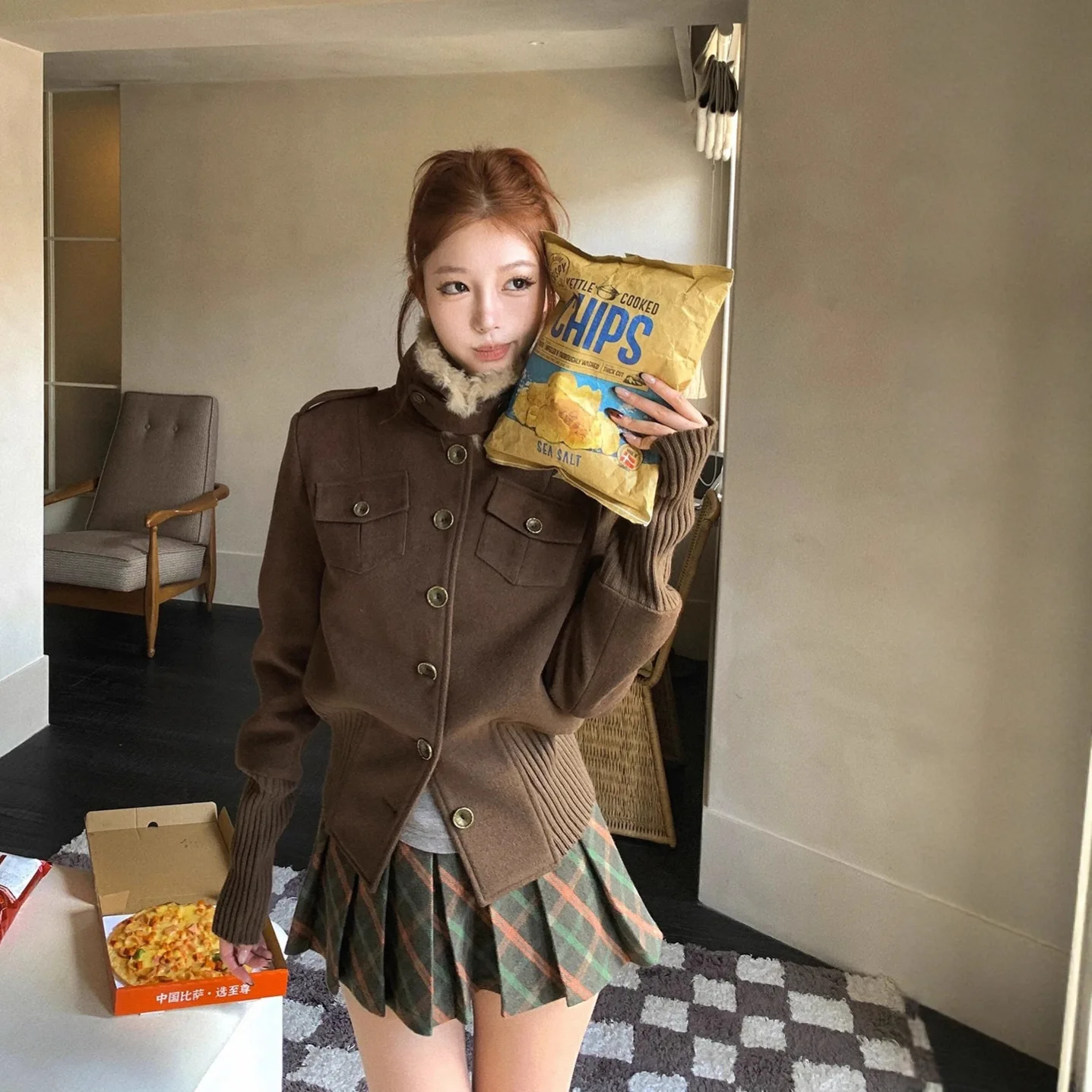 Женская шуба, осень 2023, новое винтажное шерстяное пальто с металлическими пуговицами, элегантная мотоциклетная куртка, женская верхняя одежда
Женская шуба, осень 2023, новое винтажное шерстяное пальто с металлическими пуговицами, элегантная мотоциклетная куртка, женская верхняя одежда