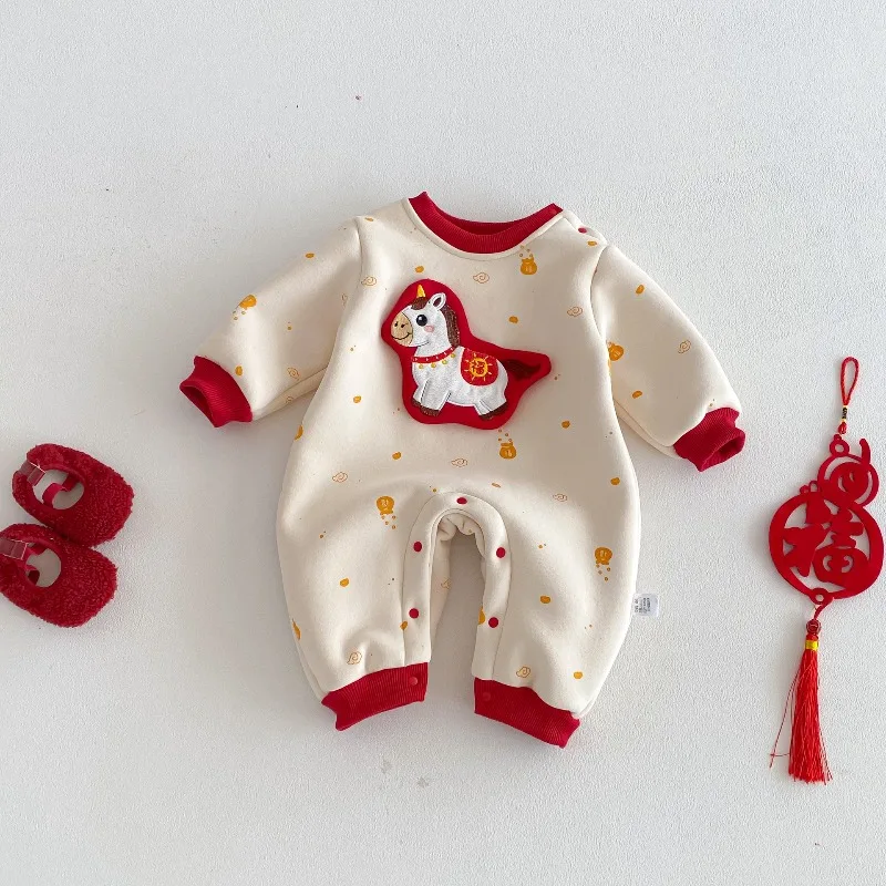 Новый осенне-зимний комбинезон с милыми мультяшными животными и лошадьми для новорожденных, с длинными рукавами и круглым вырезом, пуловер для мальчиков и девочек 0-1 лет
Новый осенне-зимний комбинезон с милыми мультяшными животными и лошадьми для новорожденных, с длинными рукавами и круглым вырезом, пуловер для мальчиков и девочек 0-1 лет
