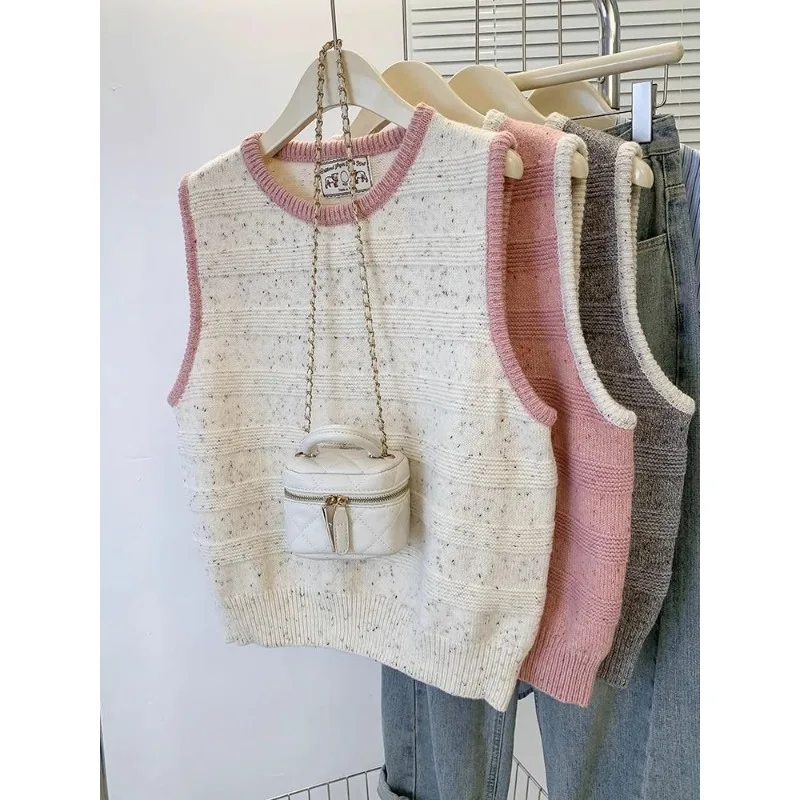 Korean Style Contrasting Color Knitted Vest for Women to Wear Outside New Style Autumn Style Versatile High-end Knitted Vest
Korean Style Contrasting Color Knitted Vest for Women to Wear Outside New Style Autumn Style Versatile High-end Knitted Vest