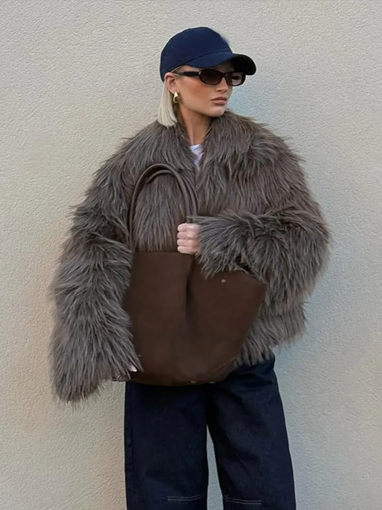 Women Loose Faux Fur Coat 2025 Winter Fashion Round Neck Long Sleeve Fluffy Solid Jacket Elegant Warm High Street Brown Outwear
Women Loose Faux Fur Coat 2025 Winter Fashion Round Neck Long Sleeve Fluffy Solid Jacket Elegant Warm High Street Brown Outwear