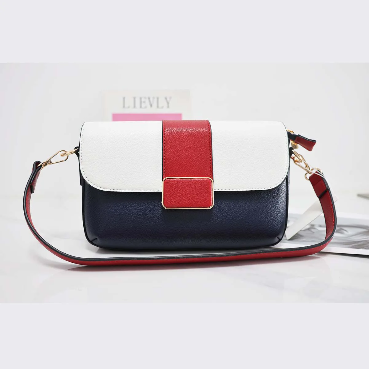 New Original design Women's Crossbody Bag 2025 PU leather Small Shoulder Bag for Women Commuting shopping Small Square Bag
New Original design Women's Crossbody Bag 2025 PU leather Small Shoulder Bag for Women Commuting shopping Small Square Bag