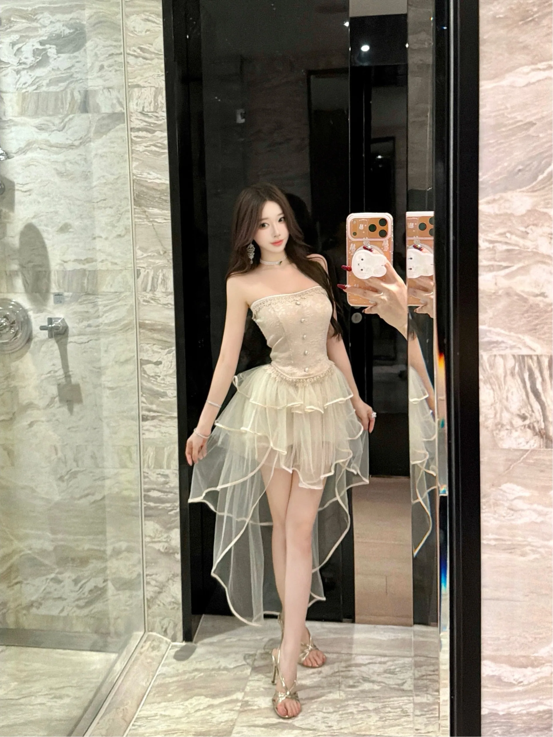 Pure Design Summer New Style Two-Piece Set Strapless Vest Top And Mesh Half Skirt Women's Fashion Ensemble Light And Breathable
Pure Design Summer New Style Two-Piece Set Strapless Vest Top And Mesh Half Skirt Women's Fashion Ensemble Light And Breathable