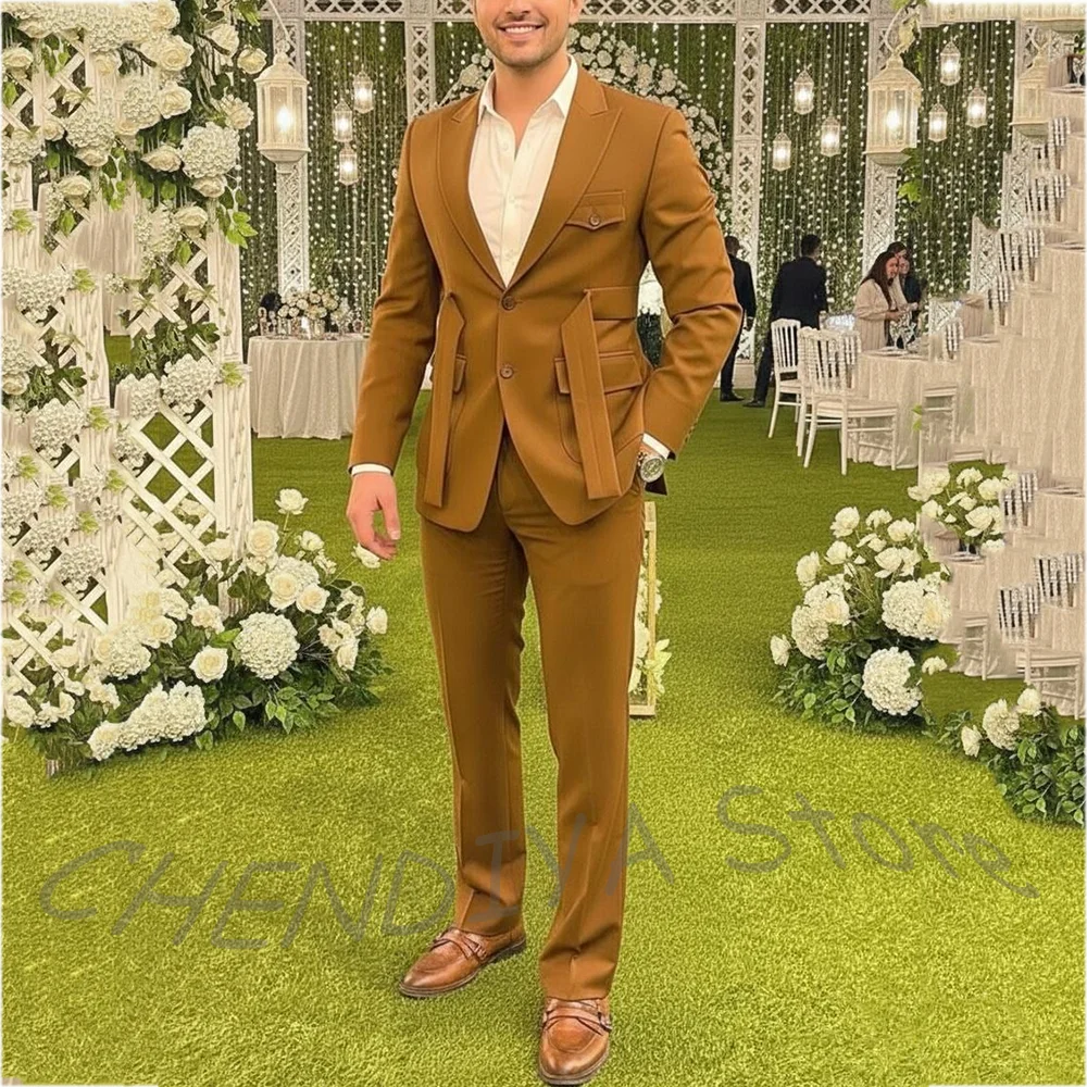 Slim Fit Peaked Lapel Men Suit With Belt British Style Formal Clothes Two Pieces Single Breasted Business Casual Wedding Set
Slim Fit Peaked Lapel Men Suit With Belt British Style Formal Clothes Two Pieces Single Breasted Business Casual Wedding Set