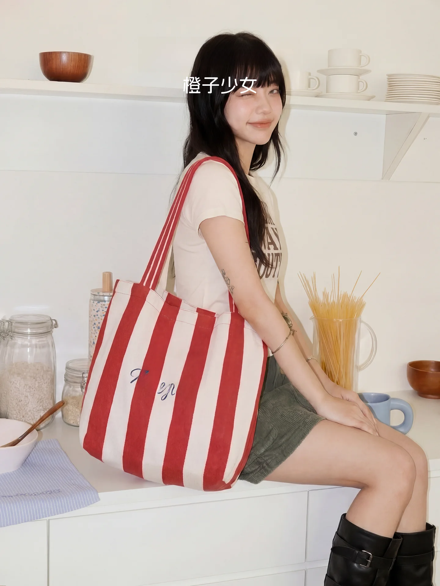 Orange Stripe Canvas Tote Bag Retro American Large Capacity Single Shoulder Student Commuter Bag Youthful Style Double Handle
Orange Stripe Canvas Tote Bag Retro American Large Capacity Single Shoulder Student Commuter Bag Youthful Style Double Handle