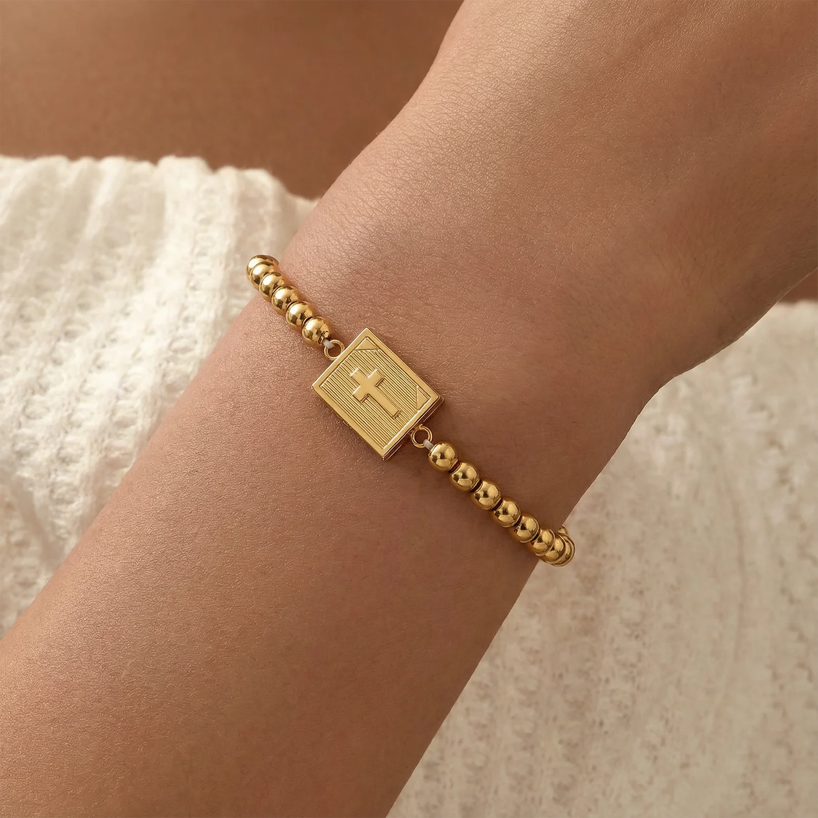 Vintage Gold Stainless Steel Beaded Bracelet Women Control Openable Locket Cross Pendant Christian Faith Jewelry Gift For Daily
Vintage Gold Stainless Steel Beaded Bracelet Women Control Openable Locket Cross Pendant Christian Faith Jewelry Gift For Daily