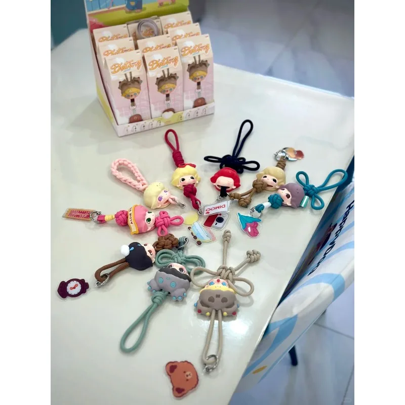 POPMART DIMOO Date Day Series ремешки слепая коробка сумка подвески и модные аксессуары брелки серия лабу подарки
POPMART DIMOO Date Day Series ремешки слепая коробка сумка подвески и модные аксессуары брелки серия лабу подарки