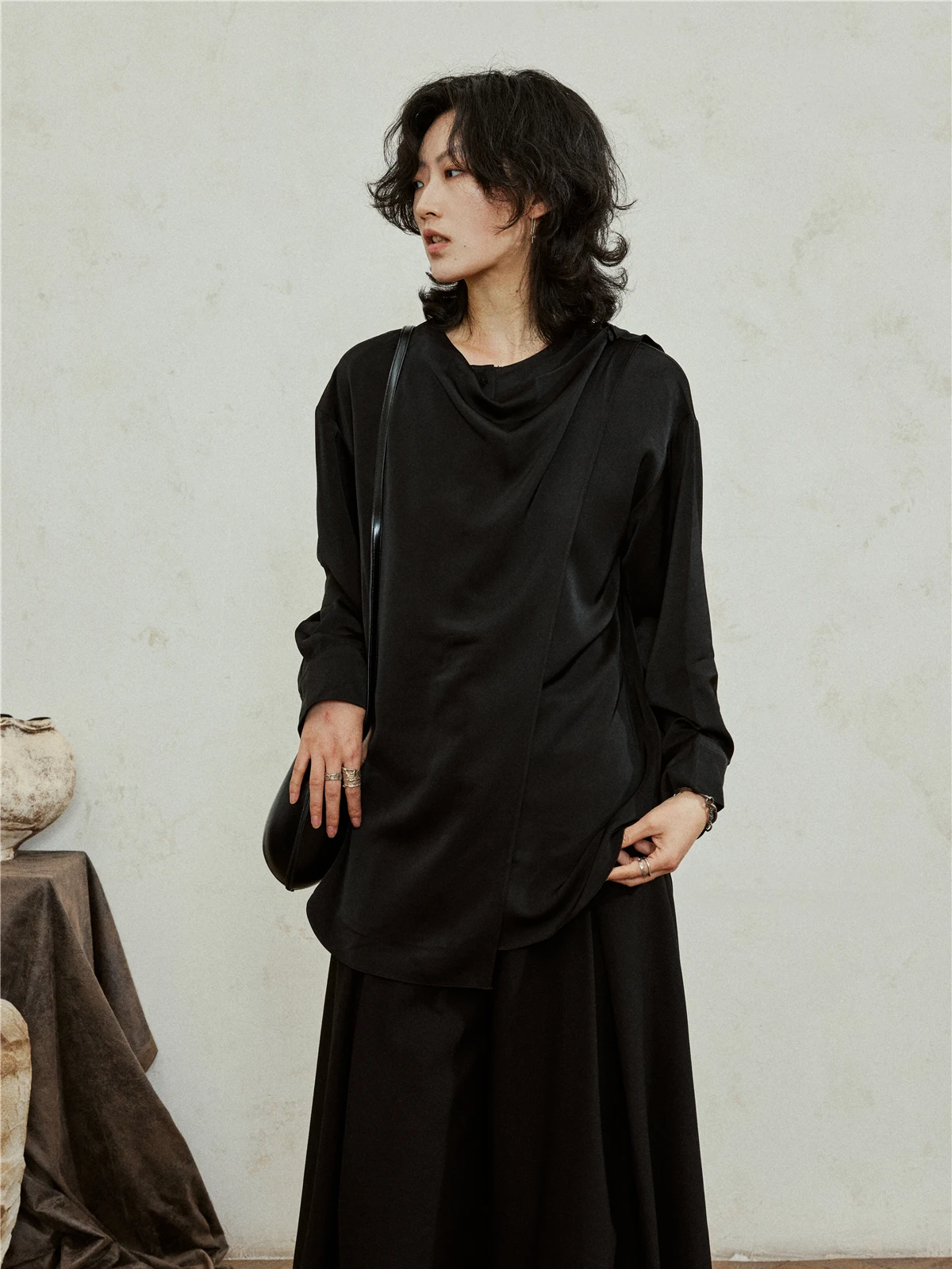 SUNYVONNE Chinese Sle Long Sve Satin irt Stand Collar Sa Design mat Loose Fit Women's Premium Feel Top
SUNYVONNE Chinese Sle Long Sve Satin irt Stand Collar Sa Design mat Loose Fit Women's Premium Feel Top