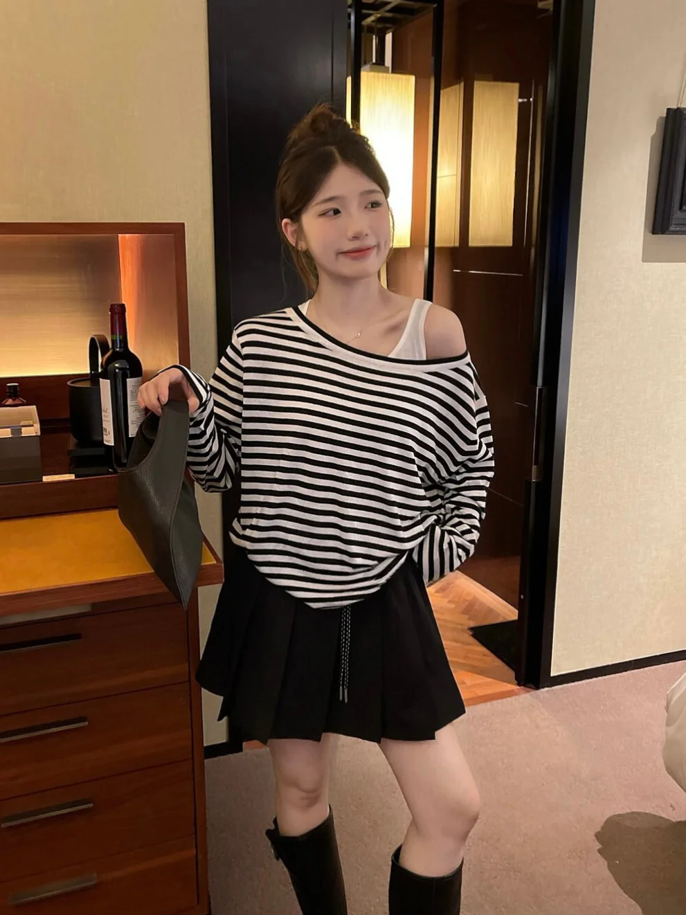 Комплект Hellokay: футболка с длинным рукавом в полоску и жилет, женский, свободный крой, повседневная одежда, трикотаж, круглый вырез горловины
Комплект Hellokay: футболка с длинным рукавом в полоску и жилет, женский, свободный крой, повседневная одежда, трикотаж, круглый вырез горловины