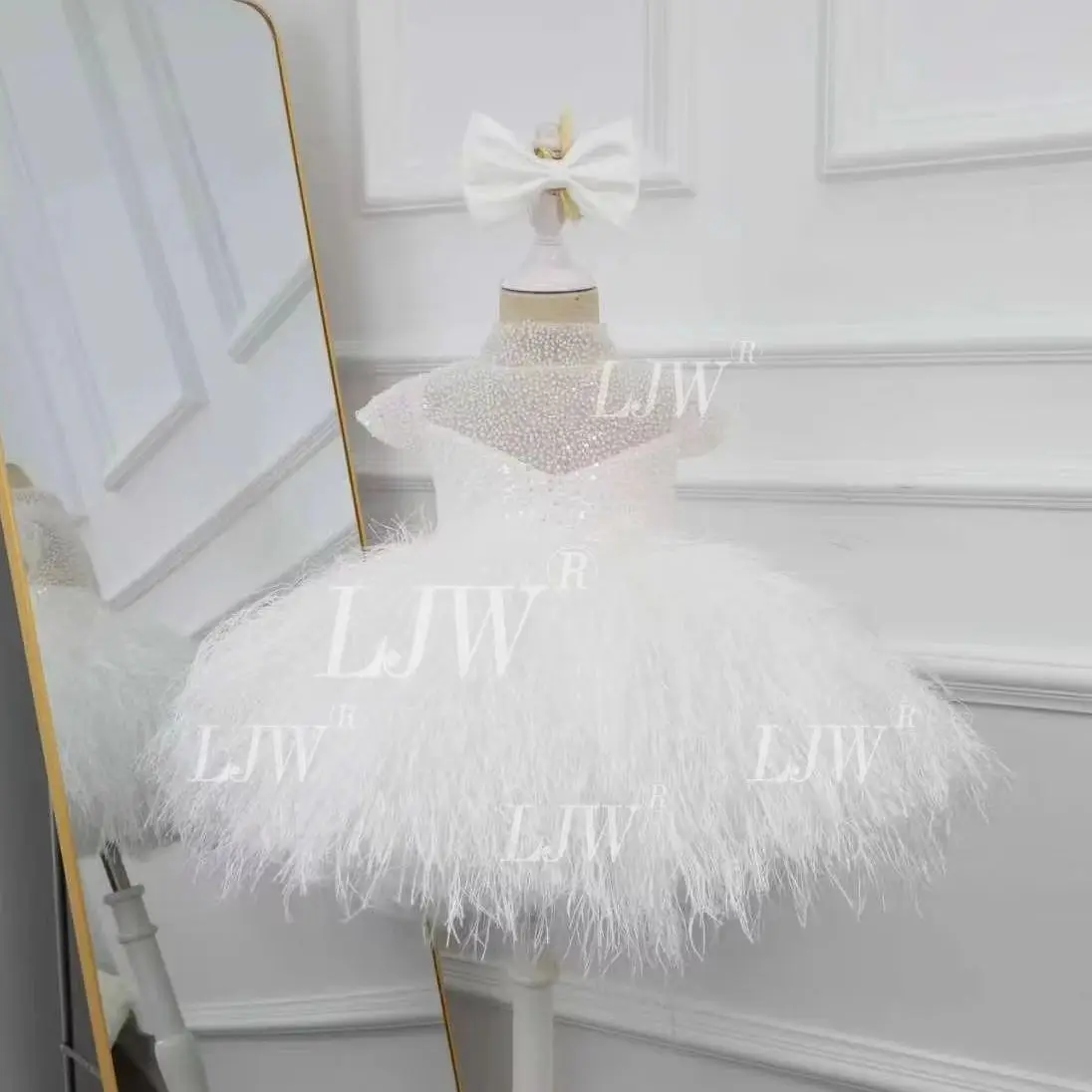 Elegant white feather wedding girl dress Children Birthday Party White SwanDresses First Communion Gowns Puffy Tulle Ball Gown
Elegant white feather wedding girl dress Children Birthday Party White SwanDresses First Communion Gowns Puffy Tulle Ball Gown