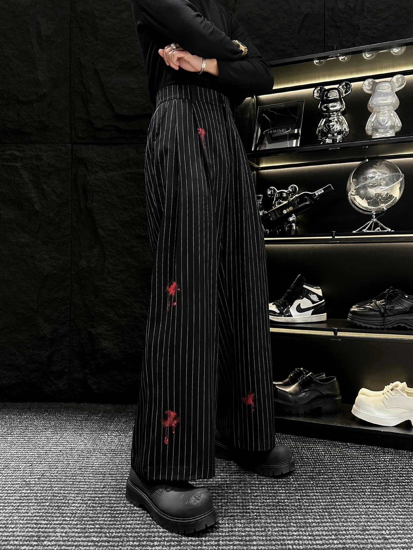 Мужские брюки в полоску в стиле ретро, широкие брюки с высокой талией, прямые брюки, повседневные брюки, модные молодежные весенние брюки
Мужские брюки в полоску в стиле ретро, широкие брюки с высокой талией, прямые брюки, повседневные брюки, модные молодежные весенние брюки