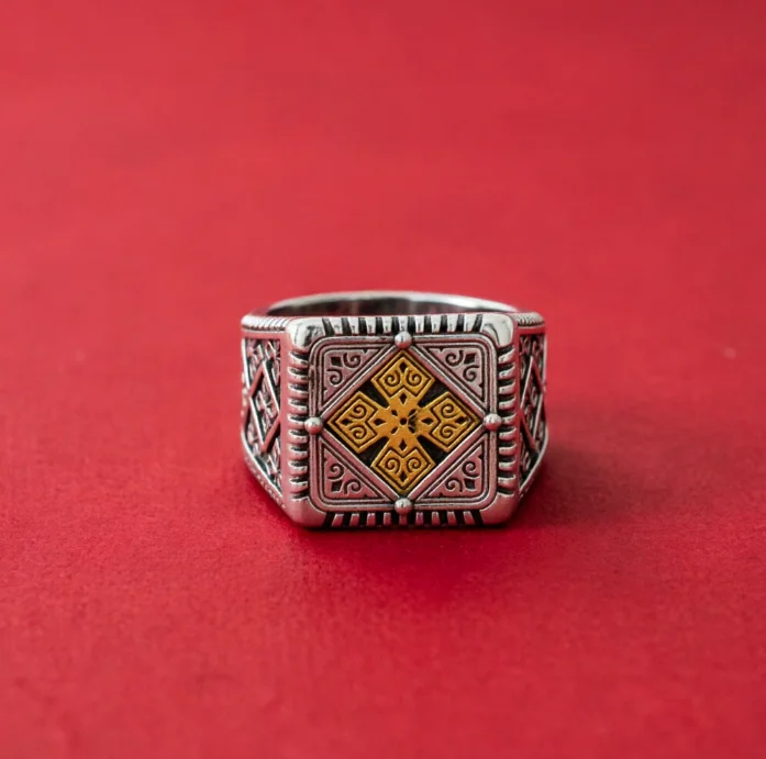 Opening Vintage Thai Silver Square Cross Ring Temperament Trend Sterling Silver Jewelry Personality Index Finger Single Ring Mal
Opening Vintage Thai Silver Square Cross Ring Temperament Trend Sterling Silver Jewelry Personality Index Finger Single Ring Mal