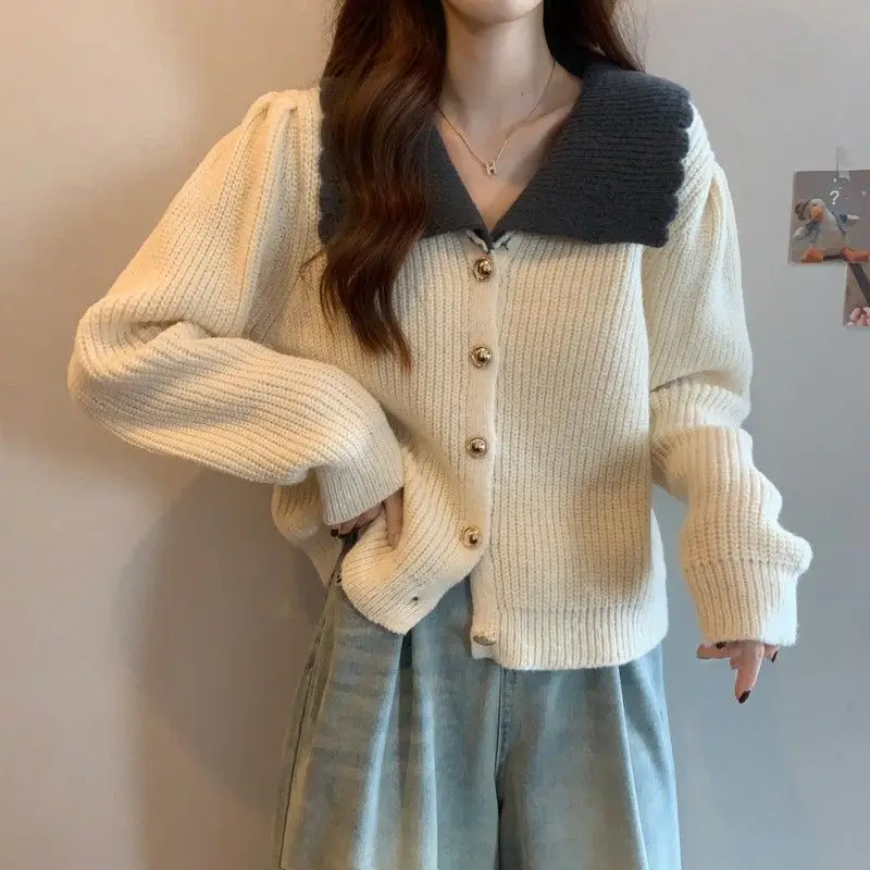 Contrasting Colors Doll Collar Cardigan Women's Clothing Single-breasted Autumn Winter Loose Casual Long Sleeve Knitted Sweaters
Contrasting Colors Doll Collar Cardigan Women's Clothing Single-breasted Autumn Winter Loose Casual Long Sleeve Knitted Sweaters